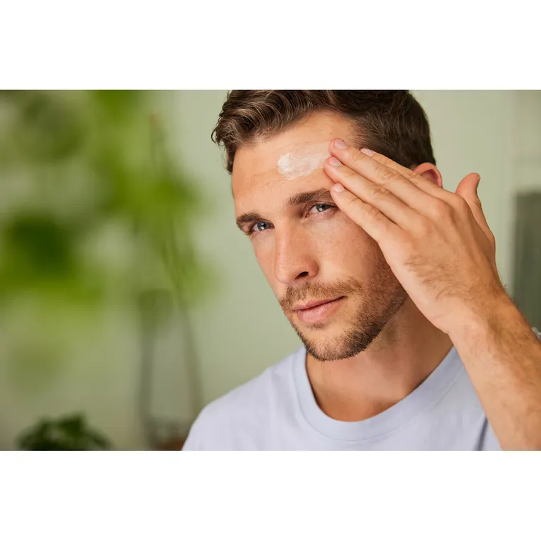 shopapotheke Weleda Feuchtigkeitscreme for Men - hautberuhigende leichte Pflege erfrischt und zieht sofort ein Exklusive Angebote