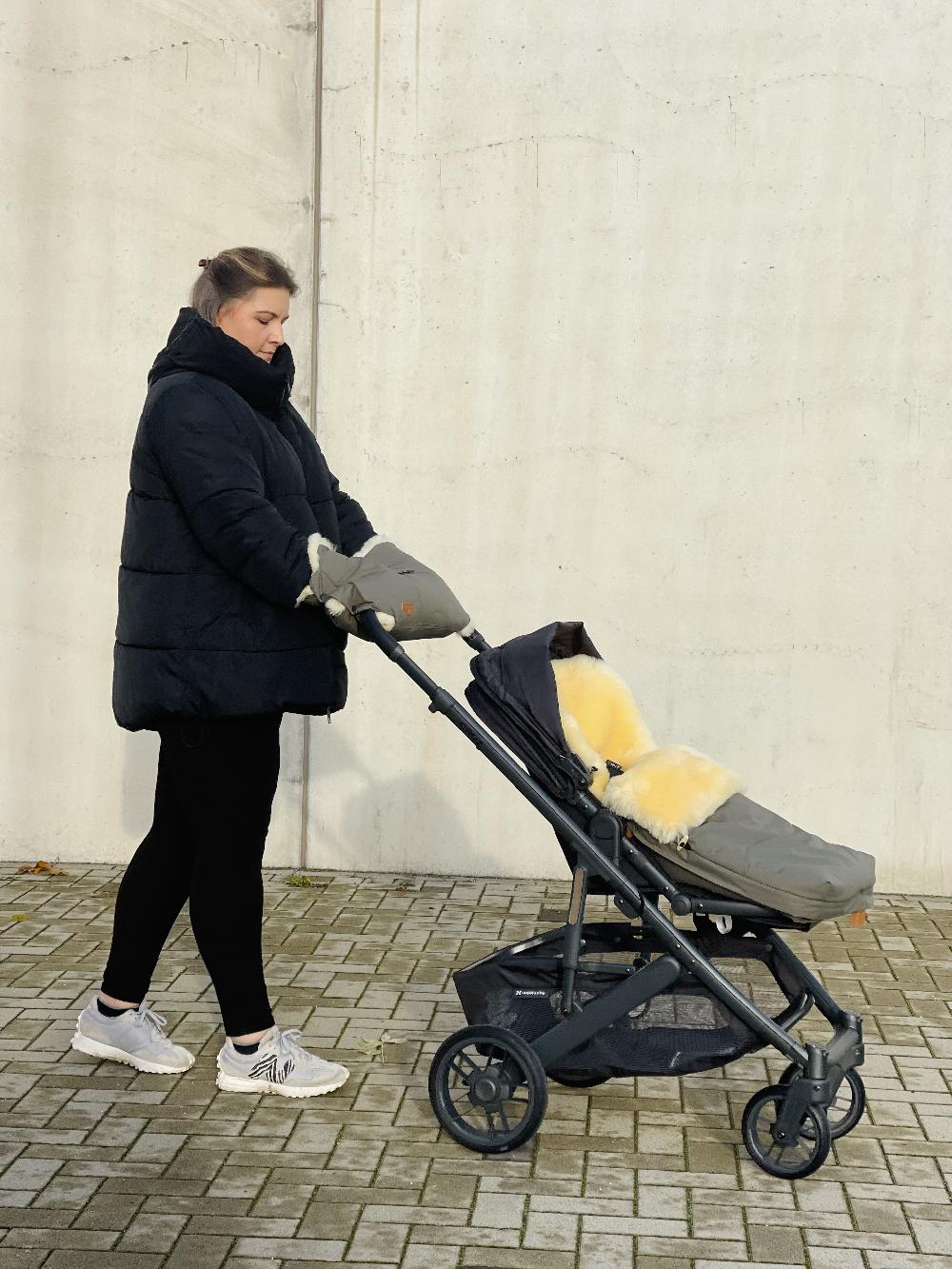 babymarkt Handwärmer heatesly Lammfell oliv VIP-Rabatte