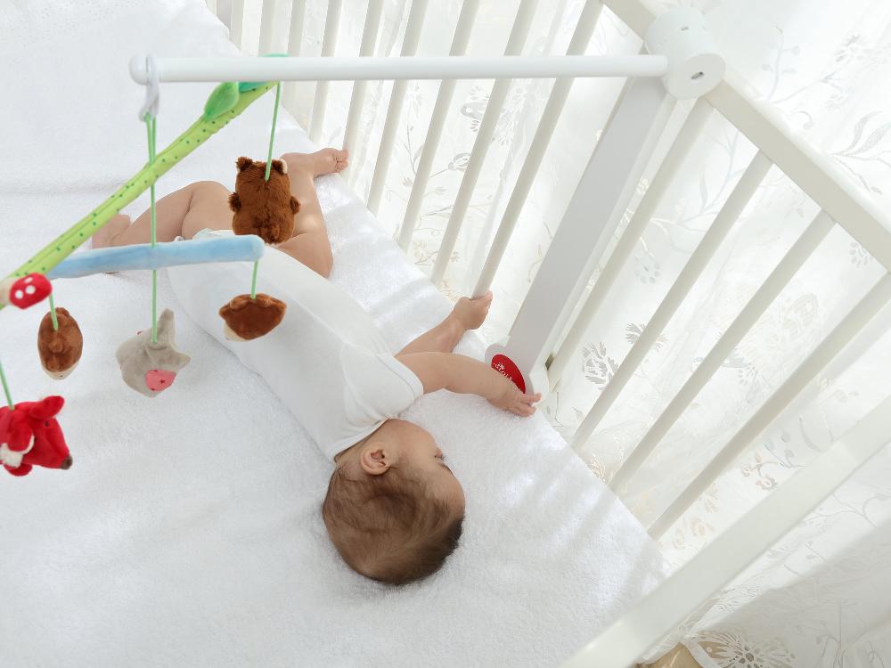 babymarkt Mobile-Halter Holz weiß Riesige Ersparnisse