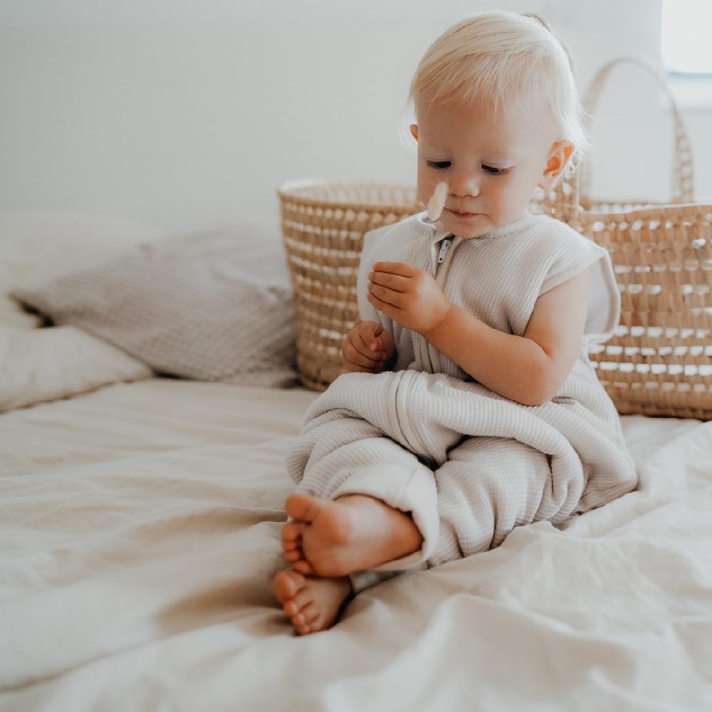 babymarkt emma & noah Schlafsack mit Umschlag-Füßen Essential Beige Online
