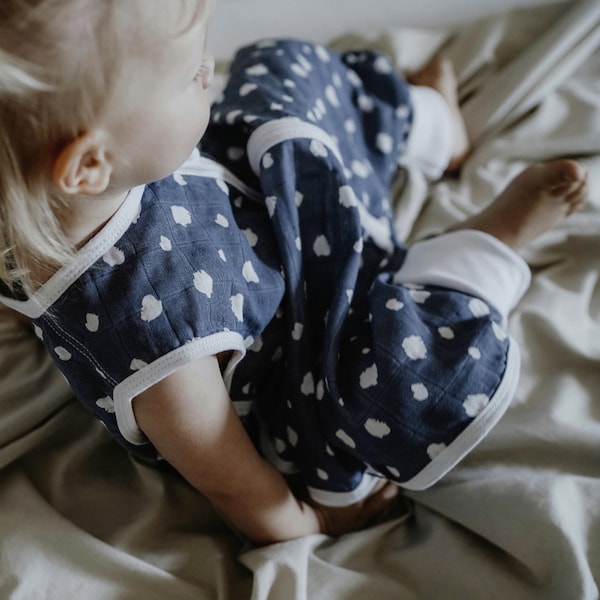 babywalz emma & noahSommer-Sleepoverall Musselin 0.5 TOG Punkte blau Super Rabatt