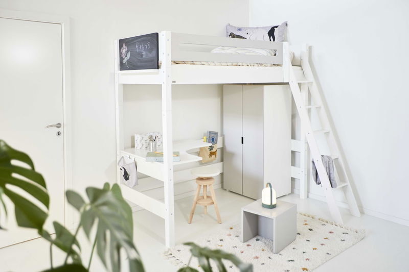 babyonlineshop Manis-h Hochbett FENRIS 90x200 cm einfarbig mit Sofamodul - 22 Farben wählbar Letzter Tag