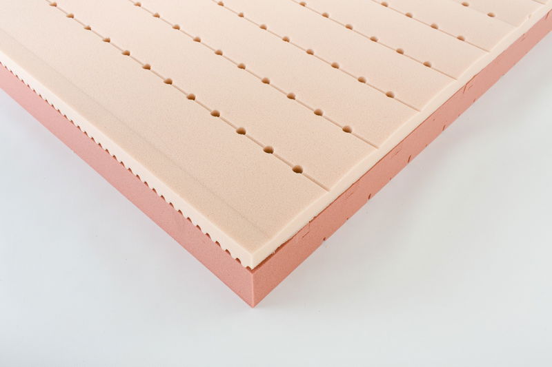 babyonlineshop Träumeland Zirbenduft Matratze 100 x 200 cm mit Zirbenspänen Räumungsverkauf
