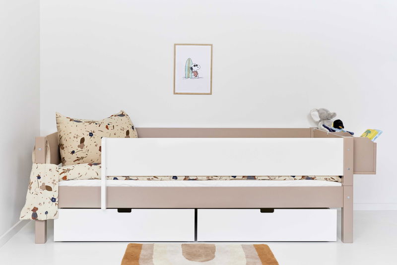 babyonlineshop Manis-h Einzelbett MIMER 90x200 cm Pfosten Buche Absturzsicherung & Schubkästen - 22 Farben wählbar Blitzverkäufe